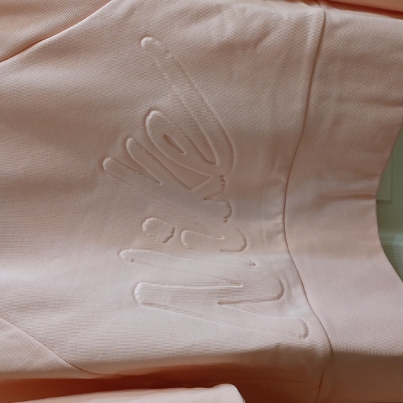 Nike Dri Fit Sweater. - Picture 2 of 5